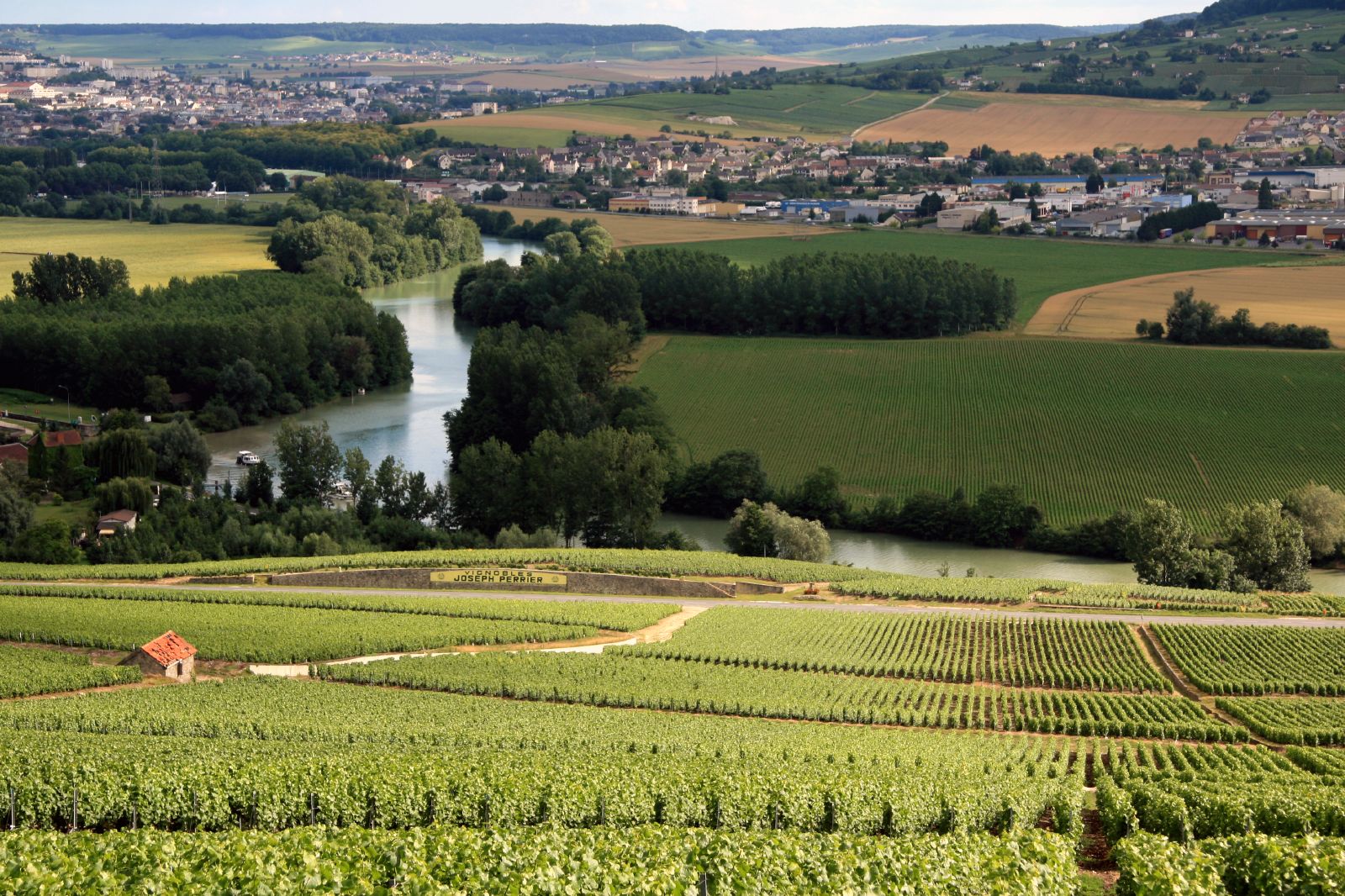Weinberge und Dörfer im Marnetal
